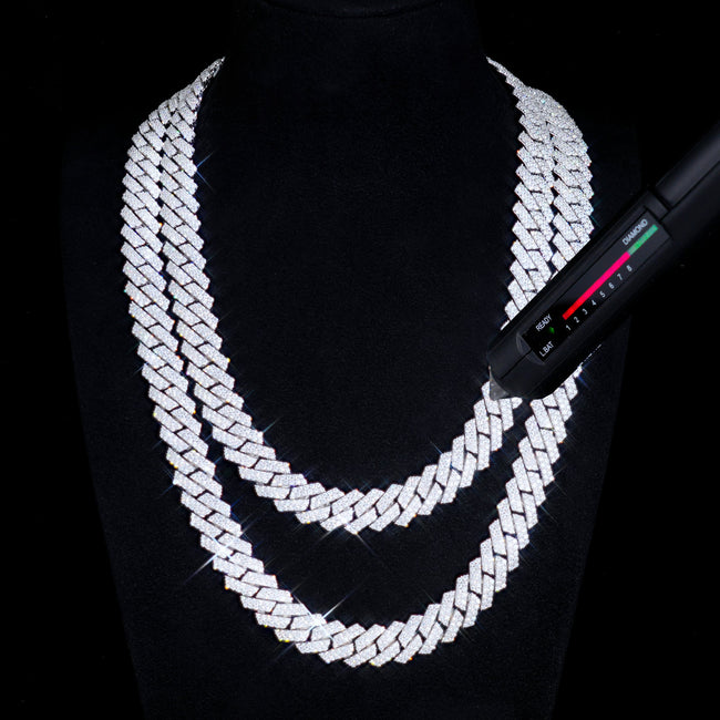 925S & VVS Moissanite 12MM Prong Cuban Link Chain Hover Image