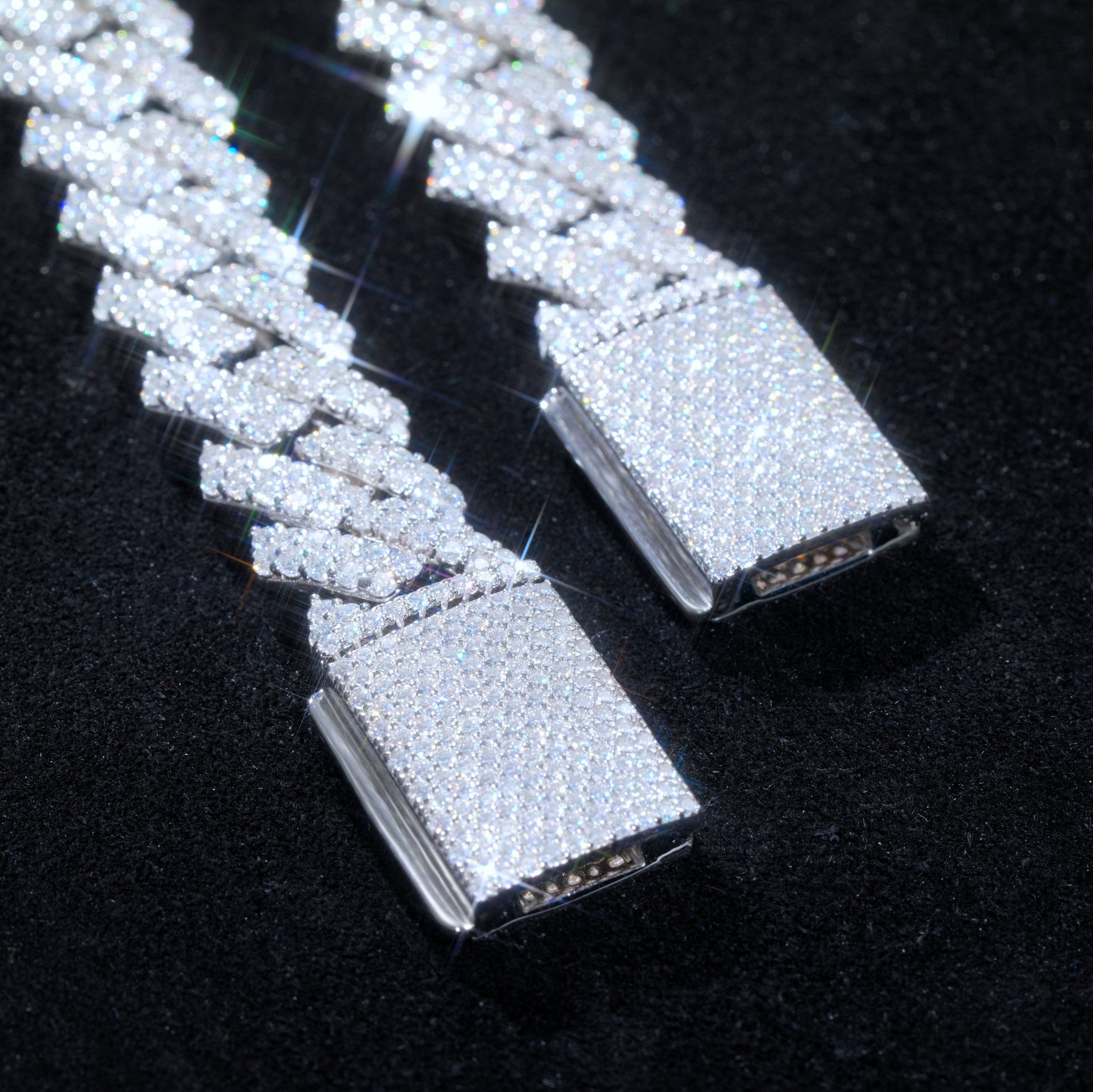 VVS Moissanite 12MM Prong Cuban Link Chain
