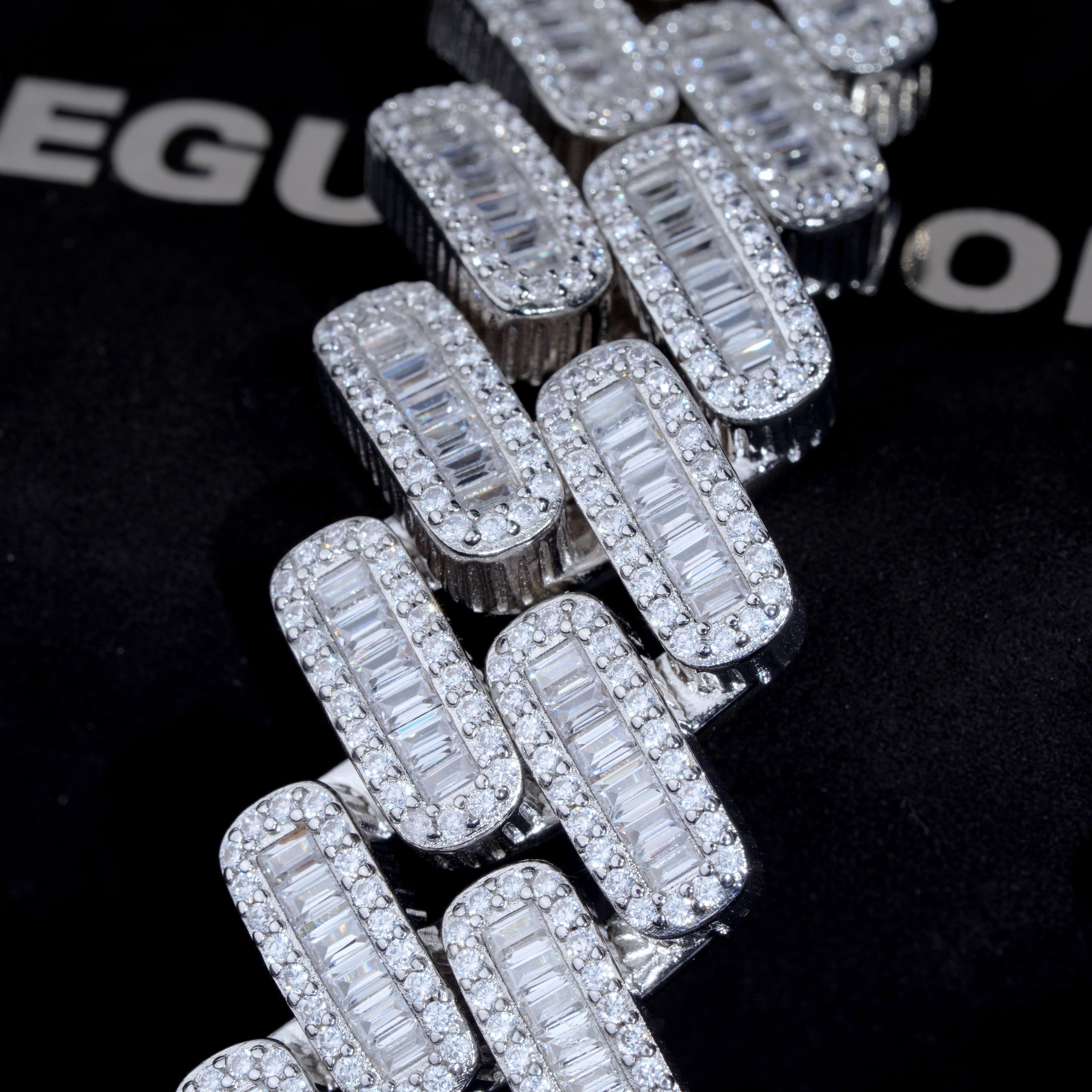 20MM Baguette Prong Link Bracelet
