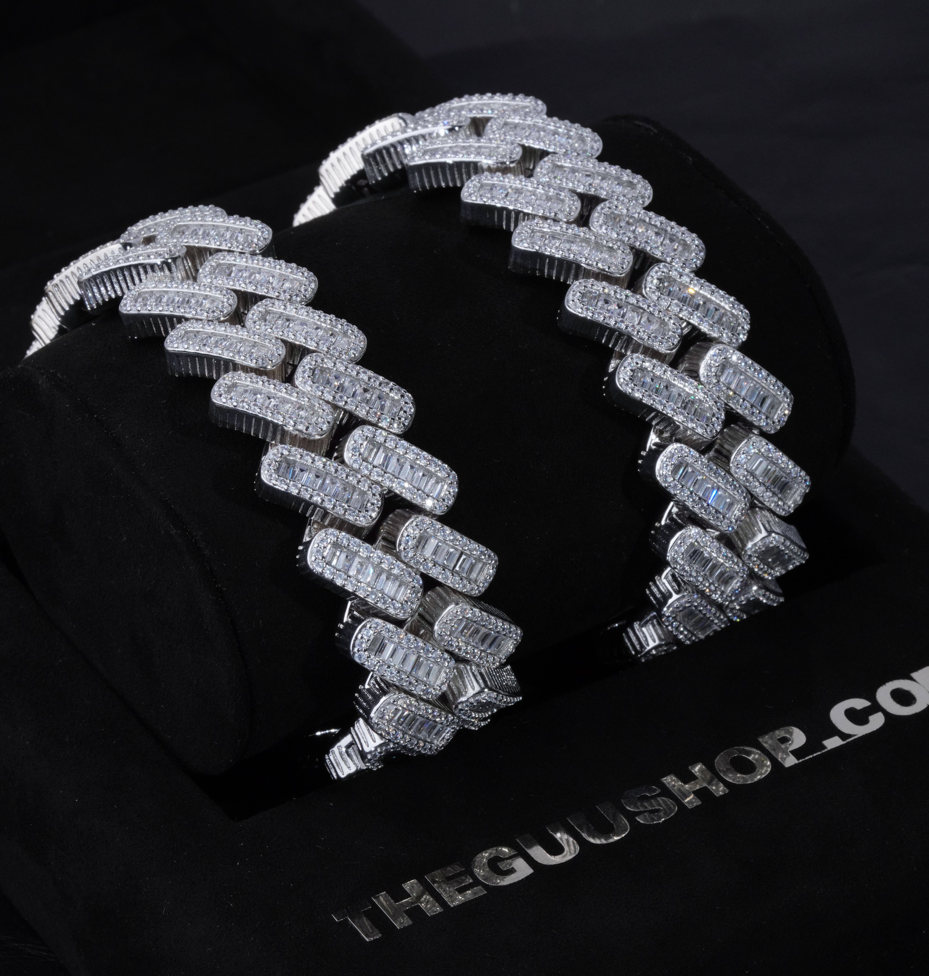 20MM Baguette Prong Link Bracelet