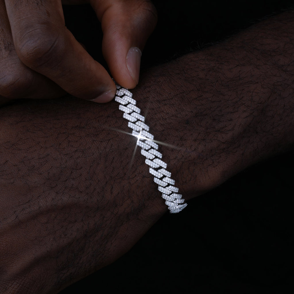 925S & VVS Moissanite 8.5MM Prong Cuban Bracelet