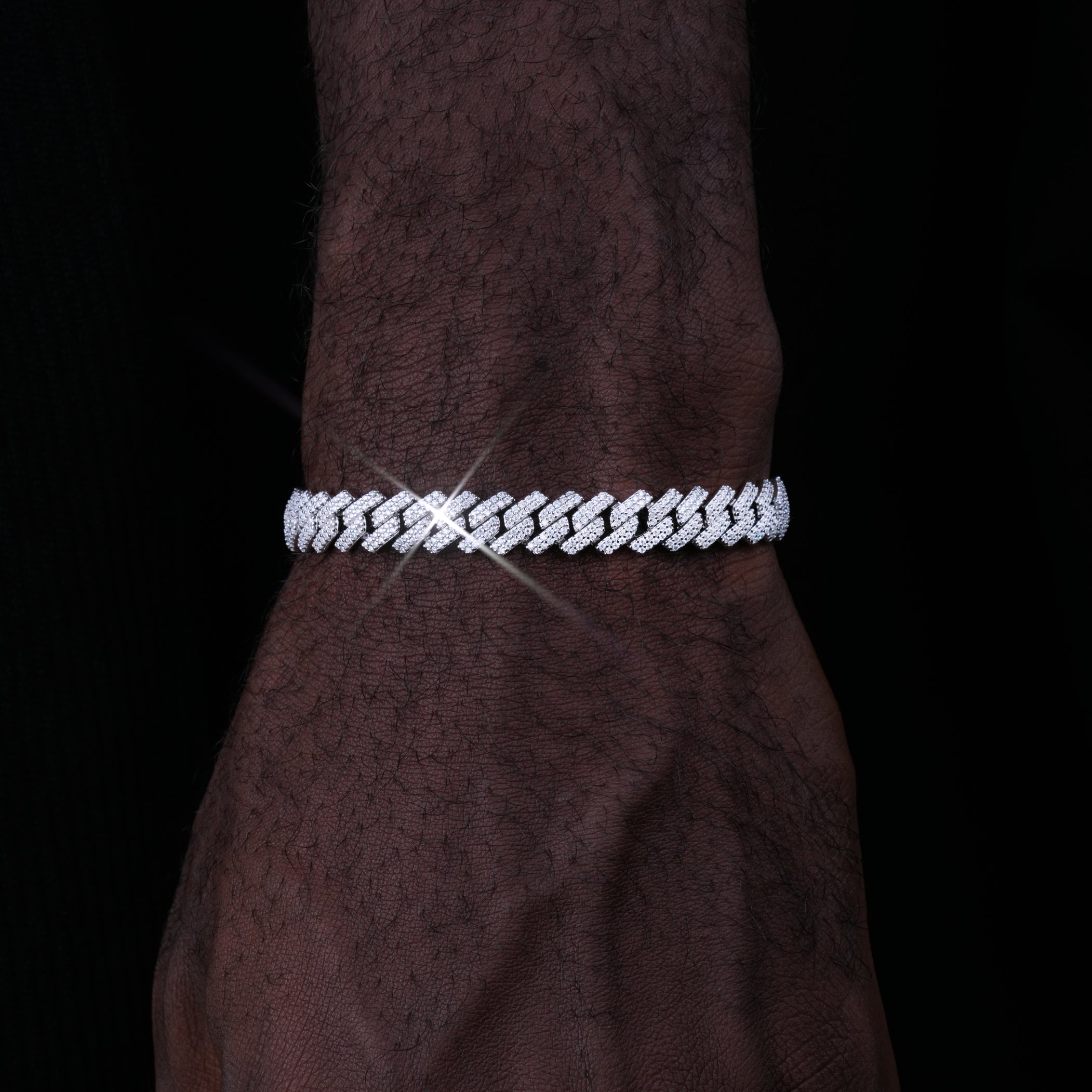 925S & VVS Moissanite 8.5MM Prong Cuban Bracelet
