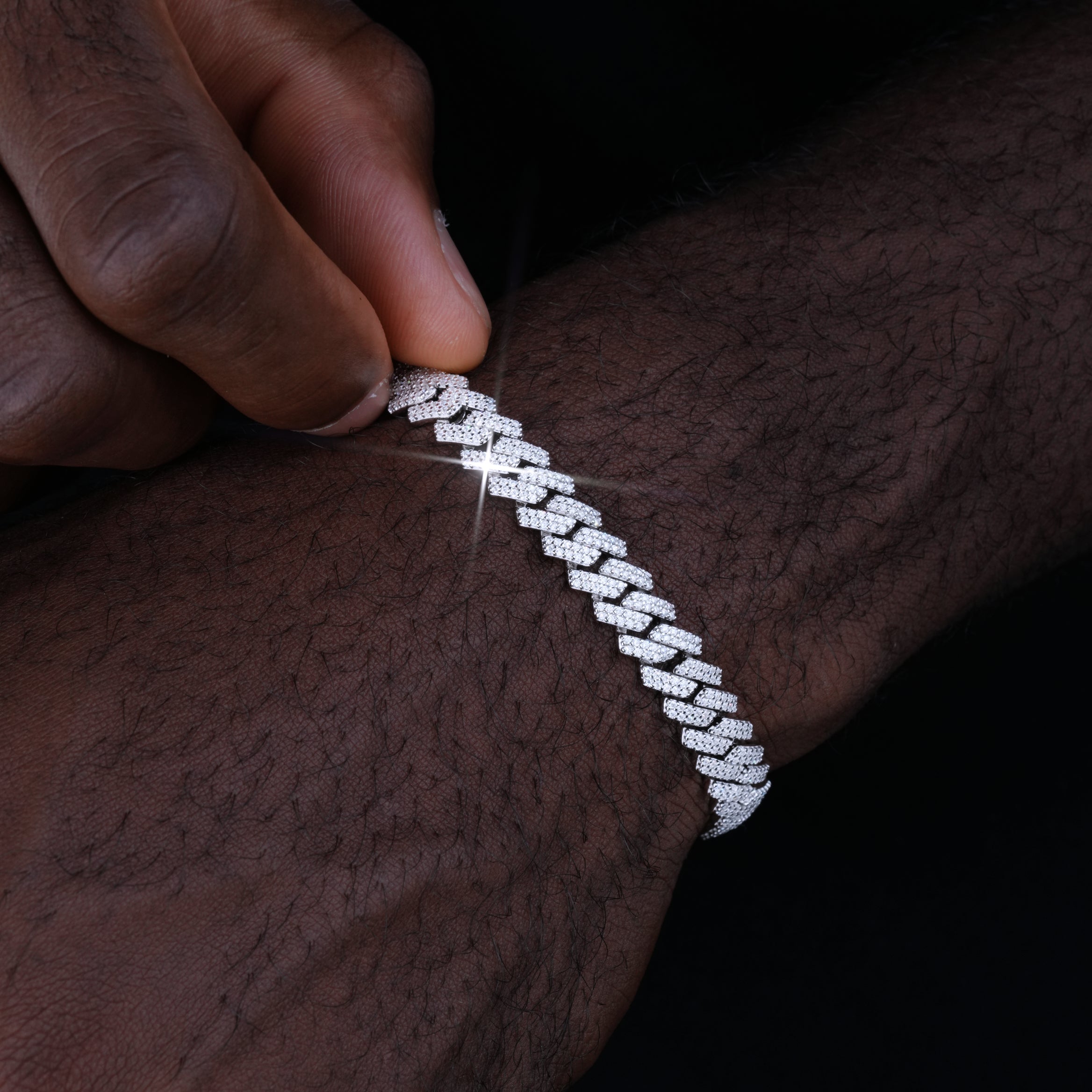 VVS Moissanite 8.5MM Prong Cuban Bracelet
