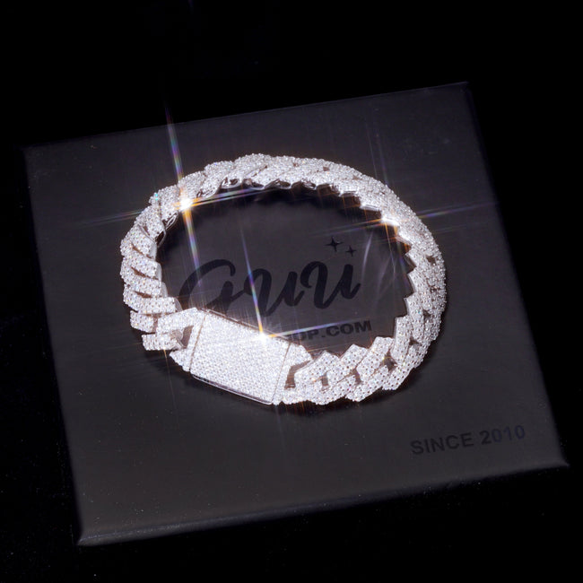 VVS Moissanite 12MM Prong Cuban Bracelet Main Image