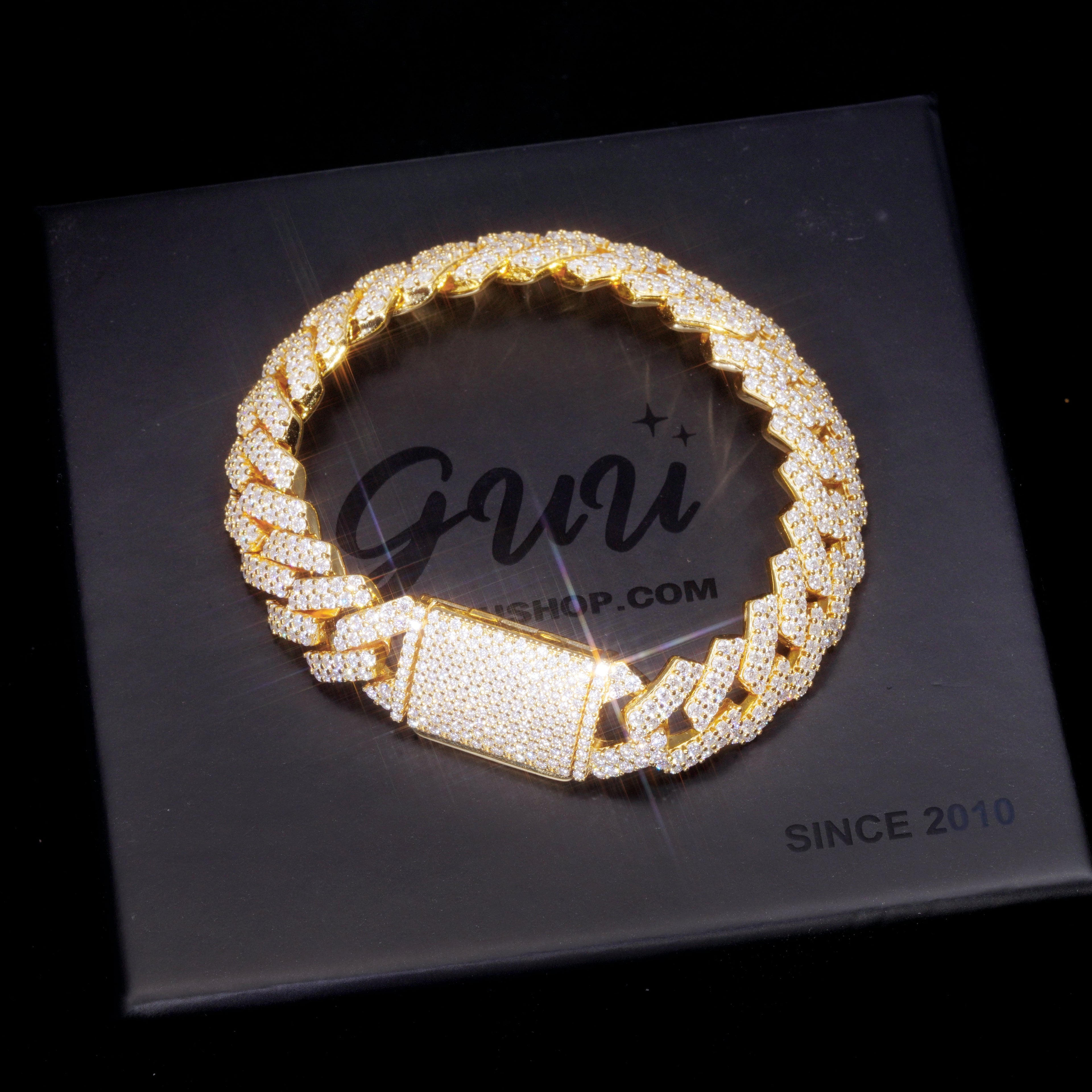 925S & VVS Moissanite 12MM Prong Cuban Bracelet