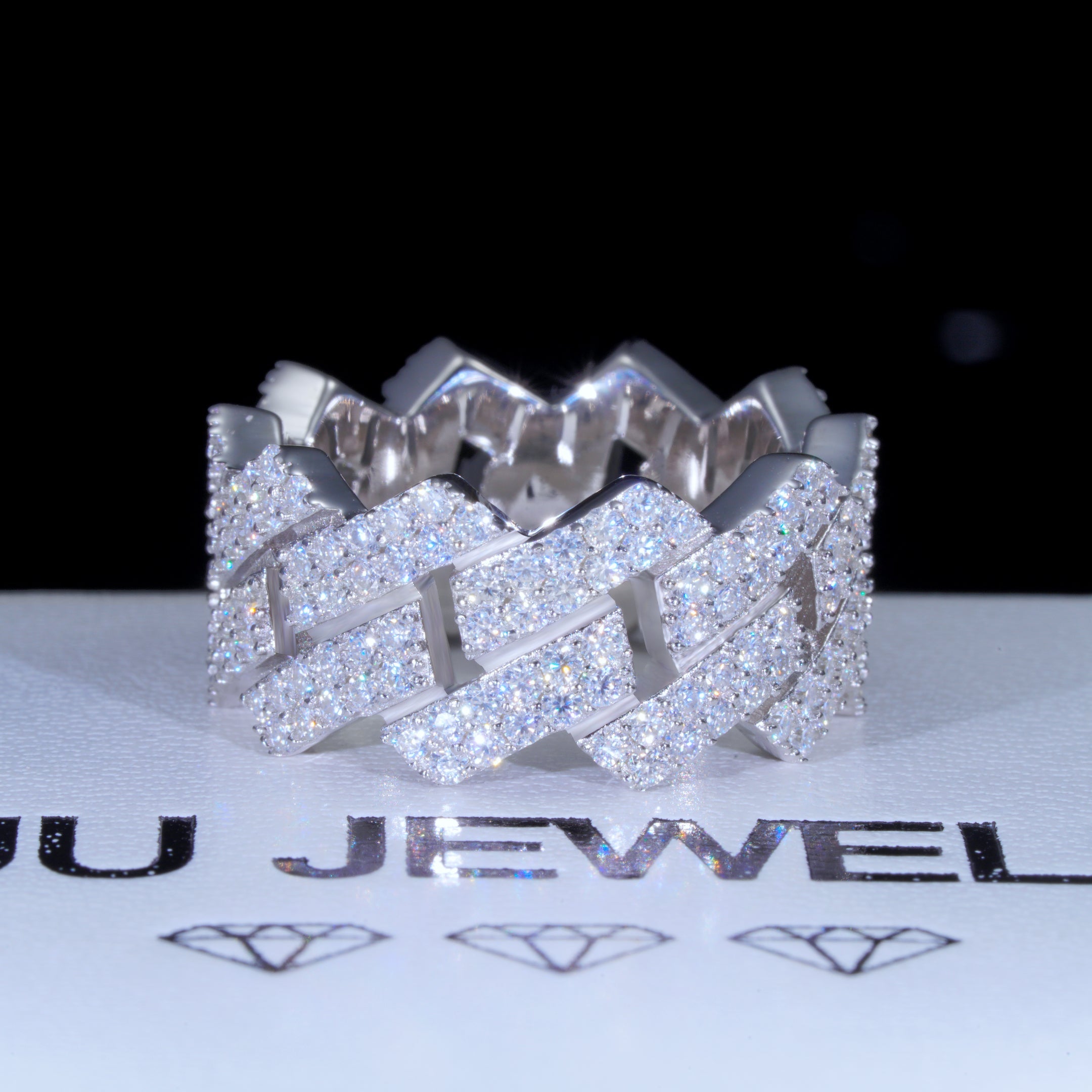 925S & VVS Moissanite Cuban Link Ring White Gold