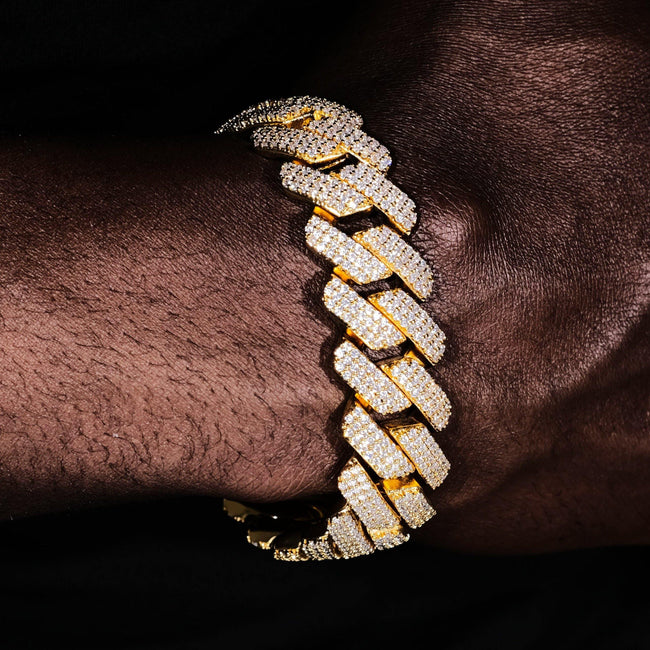 19mm Diamond Prong Cuban Bracelet in 18K Gold Hover Image