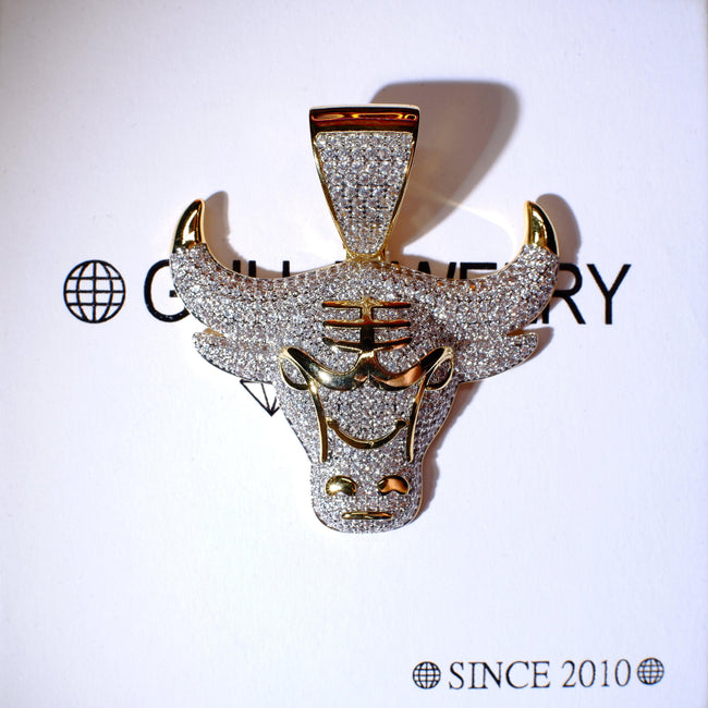 18K Gold-Plated Micro-inlay AAA CZ Bull Head Pendant Hover Image