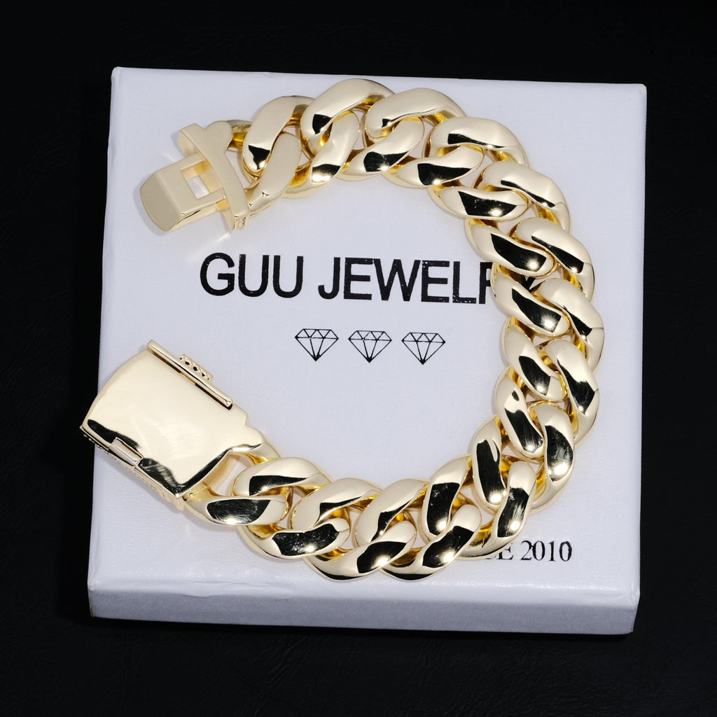 Iced Cuban Link Bracelet (19mm) in Yellow Gold