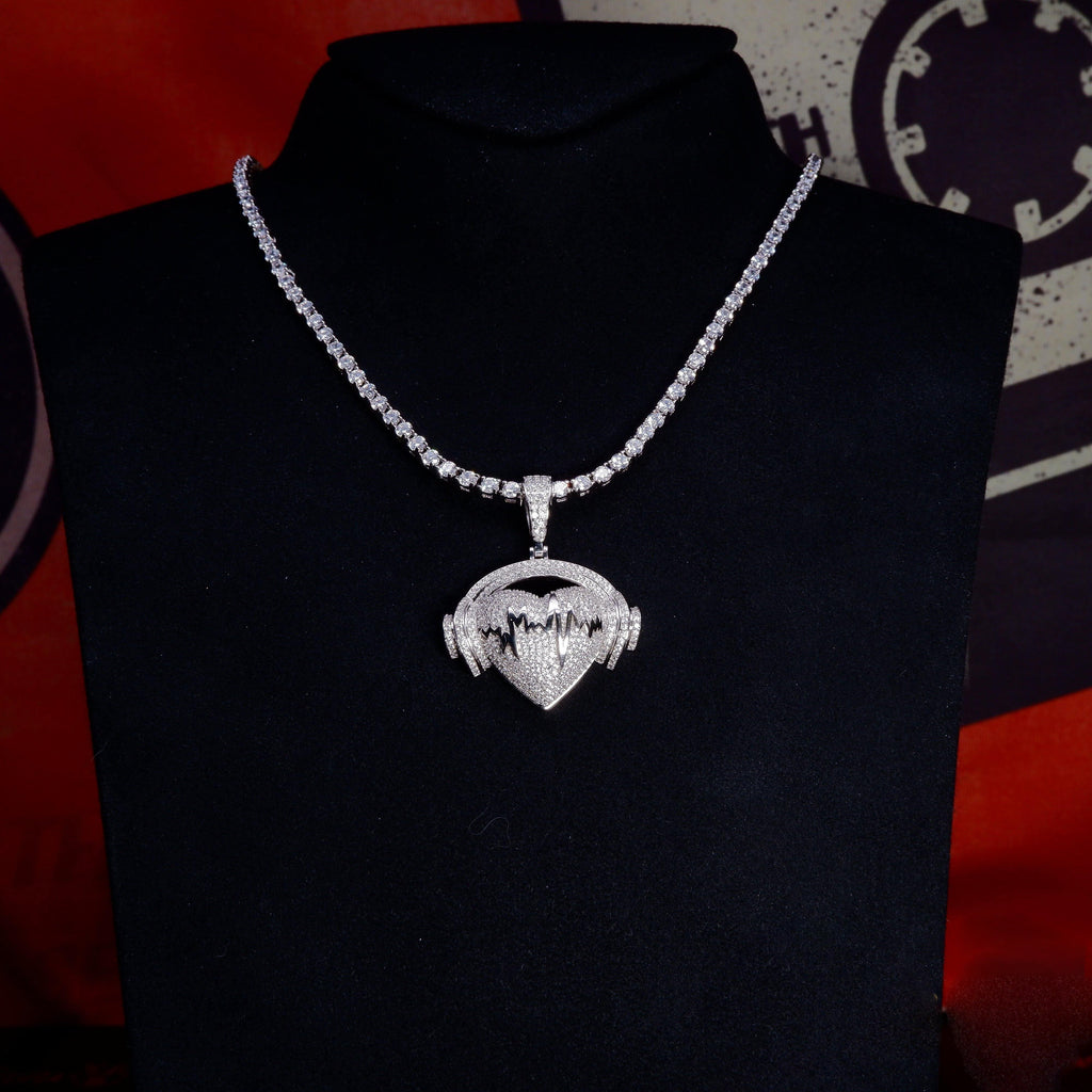 S925 Silver Diamond Heartbeat Music BlingBling Diamond Pendant In Silver