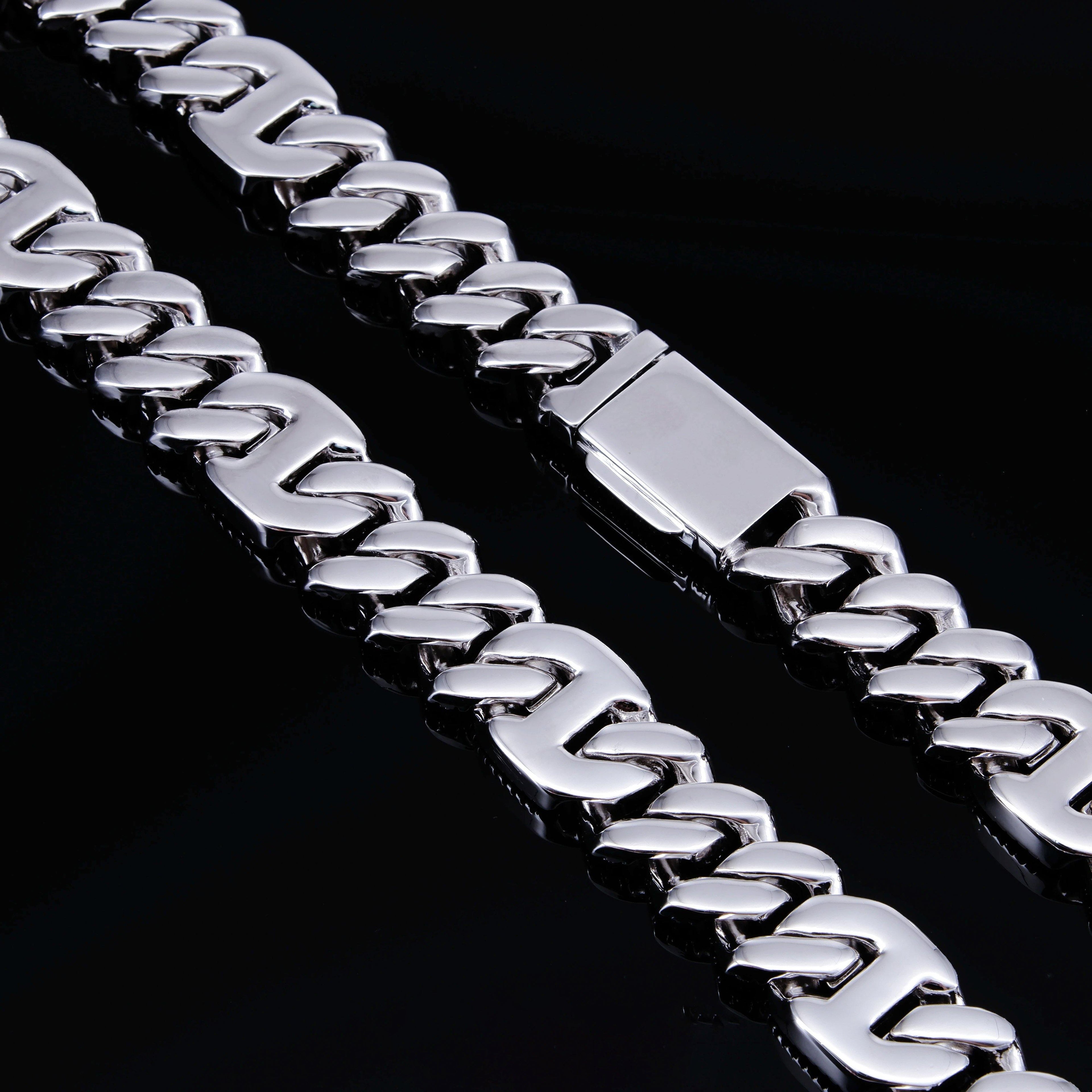 15mm Prong Baguette Curb Chain White Gold