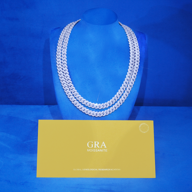 VVS Moissanite 10MM Cuban Link Chain Main Image